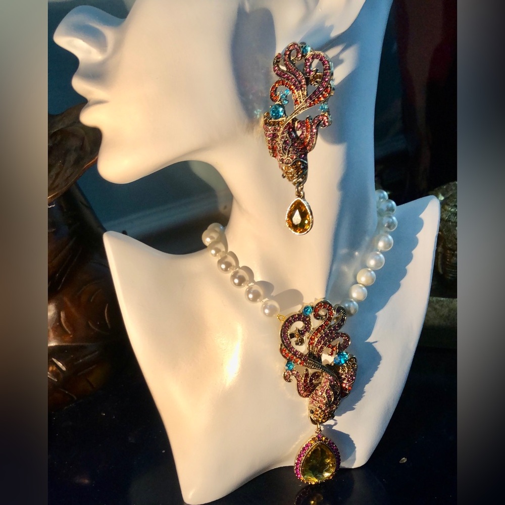 Heidi Daus “ Don’t Be Koi” Elegant Pearl and Multicolor Swarovski Crystals Set